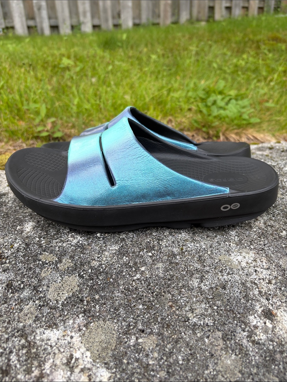 Oofos OOahh women’s luxe platform slide comfort recovery sandals size 10
